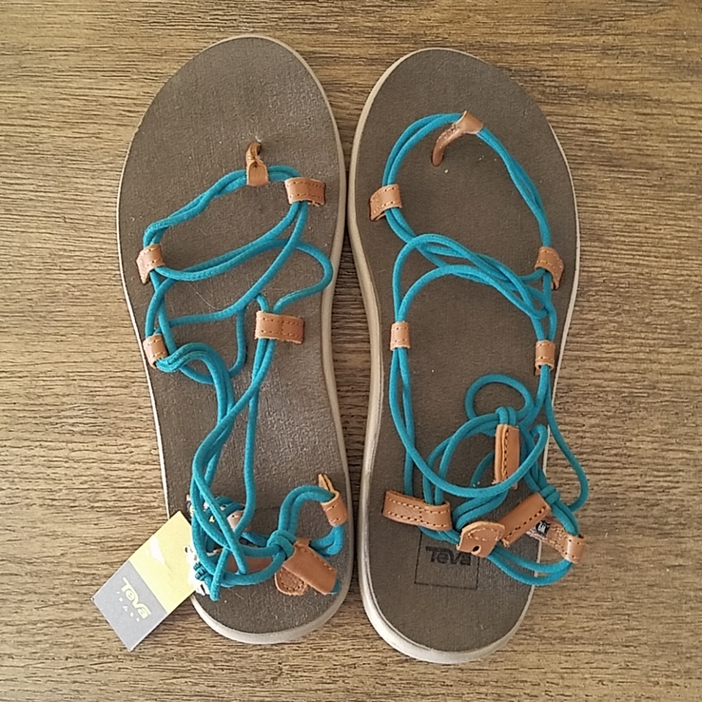 Teva Voya Infinity sandals, NWT